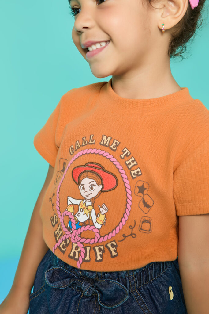 Blusa infantil laranja com estampa de Toy Story - Dia do Orgulho Nerd